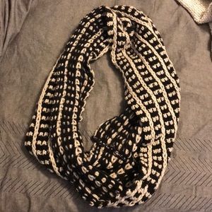 Infinity scarf